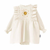 Rochie din muselina pentru bebelusi si fetite, cu broderie, Odiseea lui Artur. Culoare alb ecru