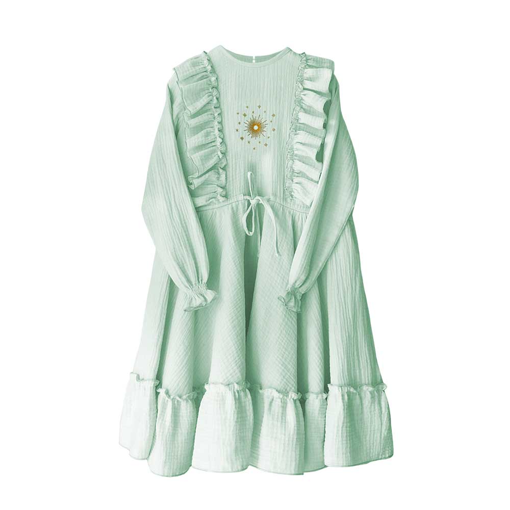 Rochie cu poale cerc si broderie, pentru fete, din muselina vaporoasa. Odiseea lui Artur