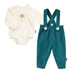 Costum botez pentru baietei, pantaloni cu bretele detasabile si body brodat cu stelute, Odiseea lui Artur, model albastru petrol