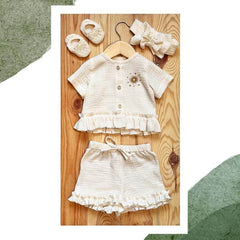 Botoșei cu dantelă, muselină