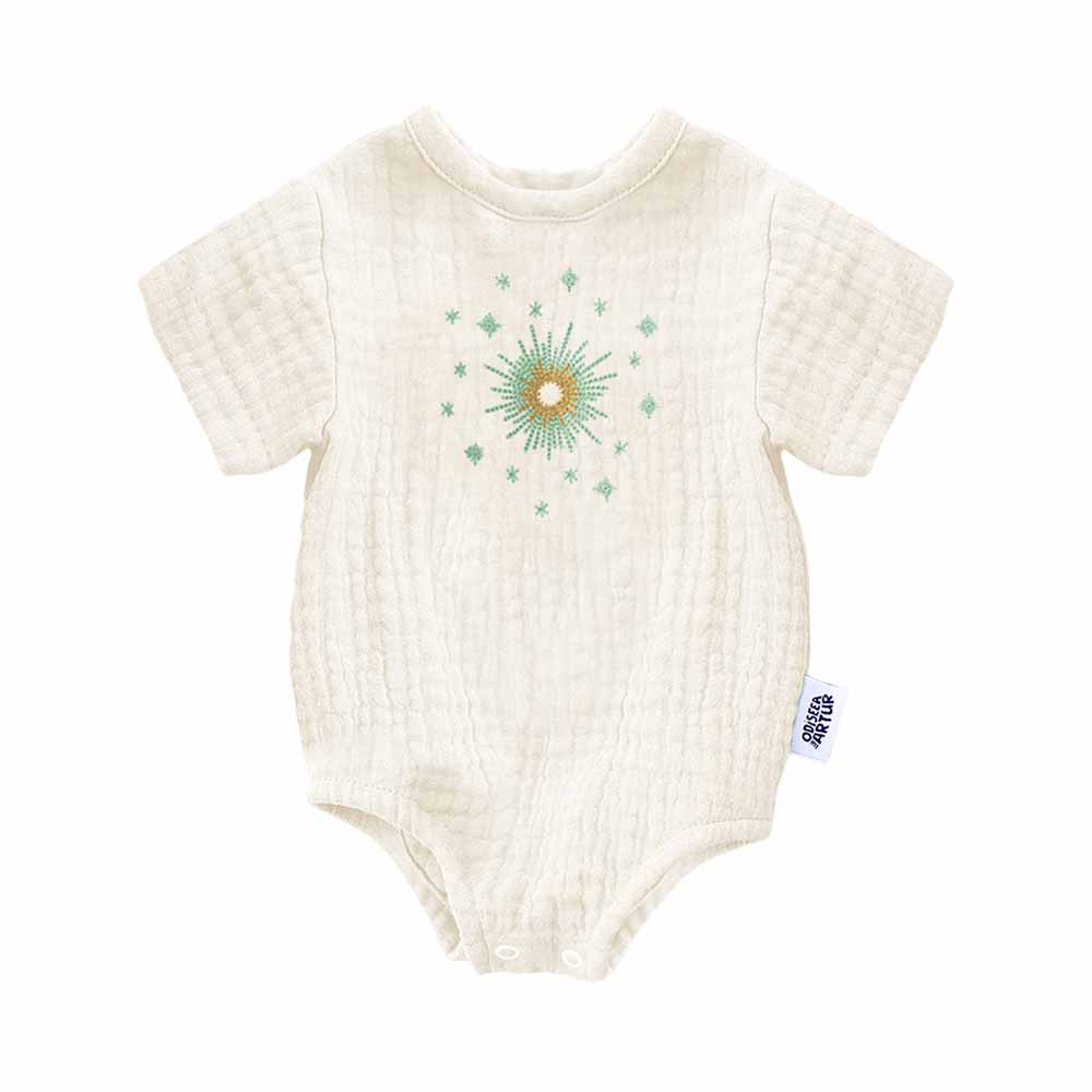 Body cadou pentru bebelusi, din muselina. Odiseea lui Artur, broderie verde menta