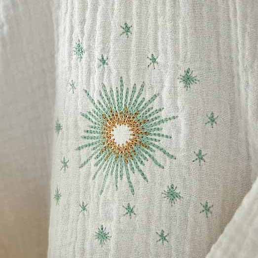 Detaliu Body cadou pentru bebelusi, din muselina. Odiseea lui Artur