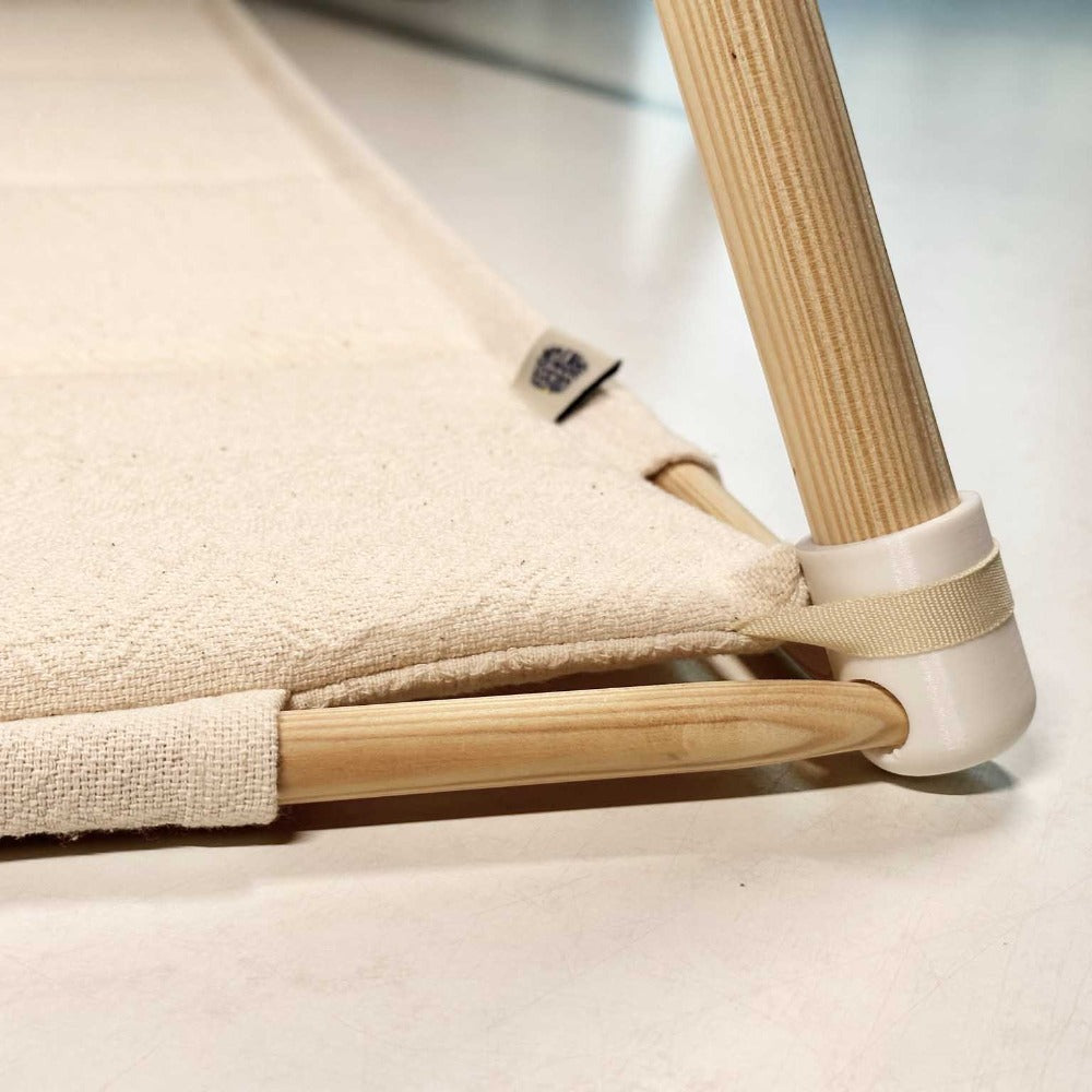 Salteaua cortului teepee Arecibo, prevazuta cu snur si canale ce ofera o stabilitate suplimentara